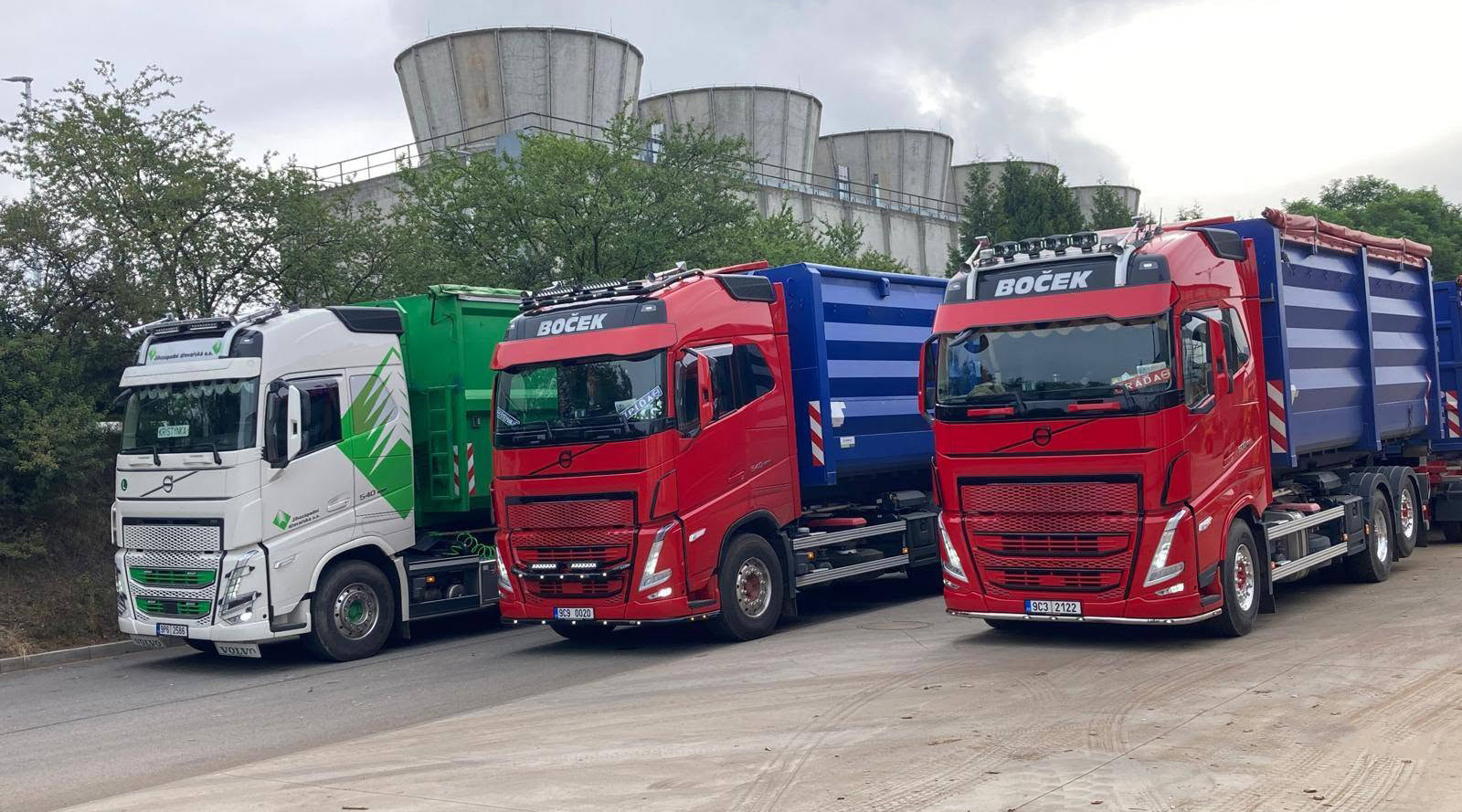 Nákladní vozidla Volvo s kontejnery vozového parku Boček – Autodoprava